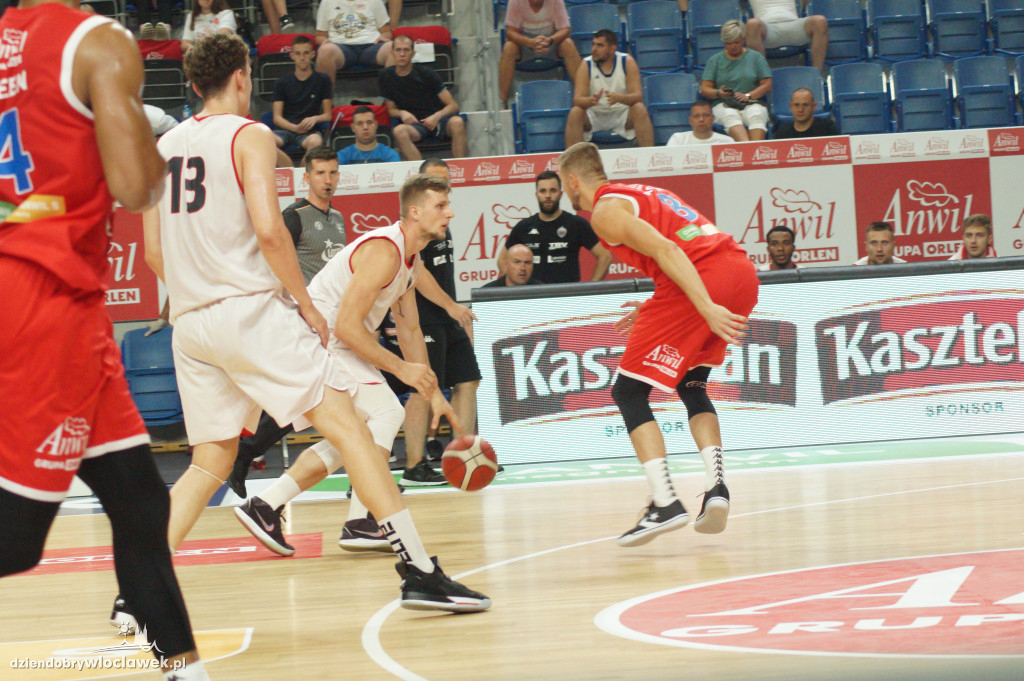 Mecze 2. dnia Anwil Basketball Cup
