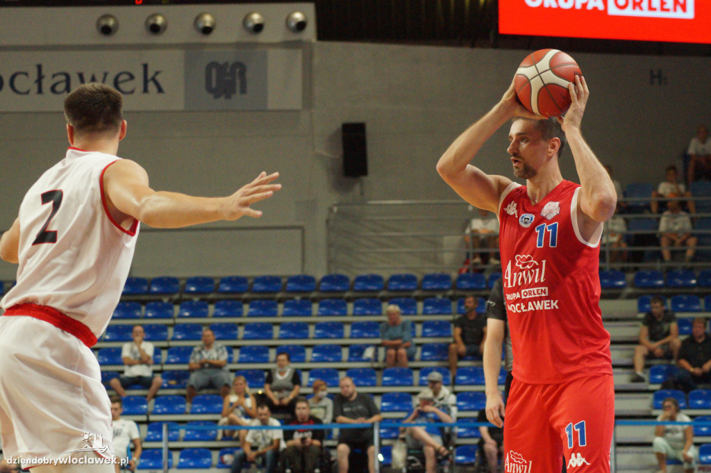 Mecze 2. dnia Anwil Basketball Cup