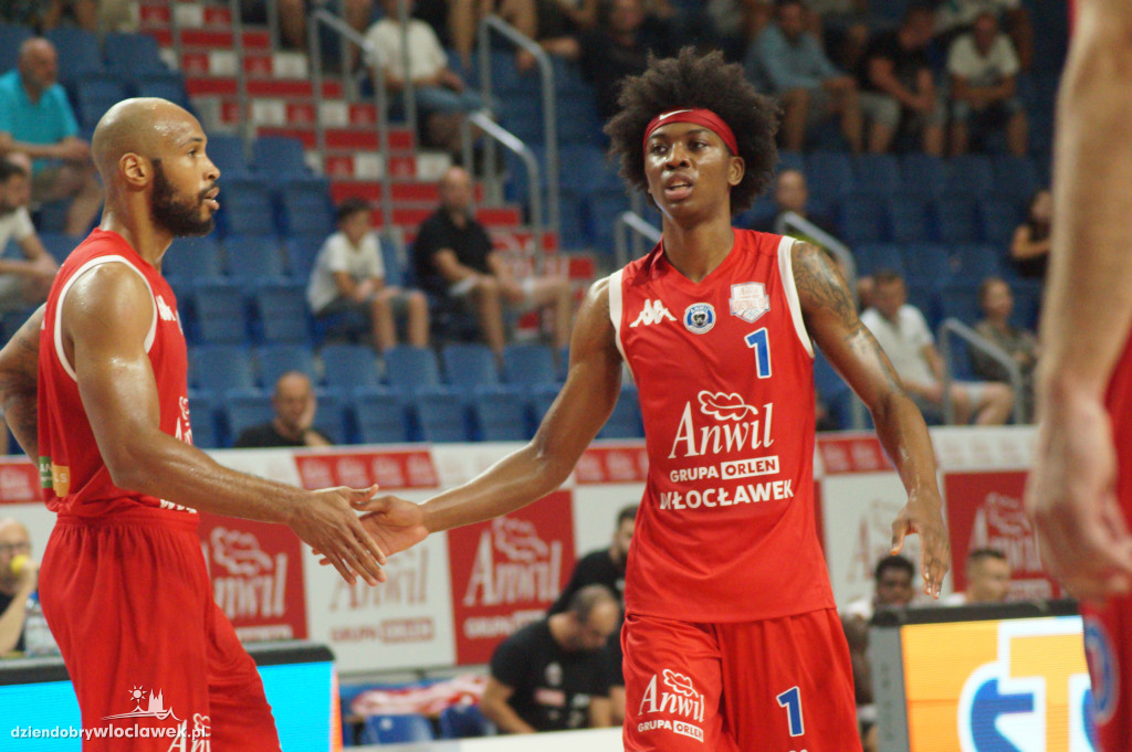 Mecze 2. dnia Anwil Basketball Cup