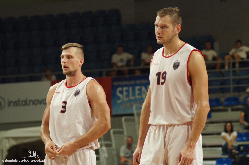 Mecze 2. dnia Anwil Basketball Cup
