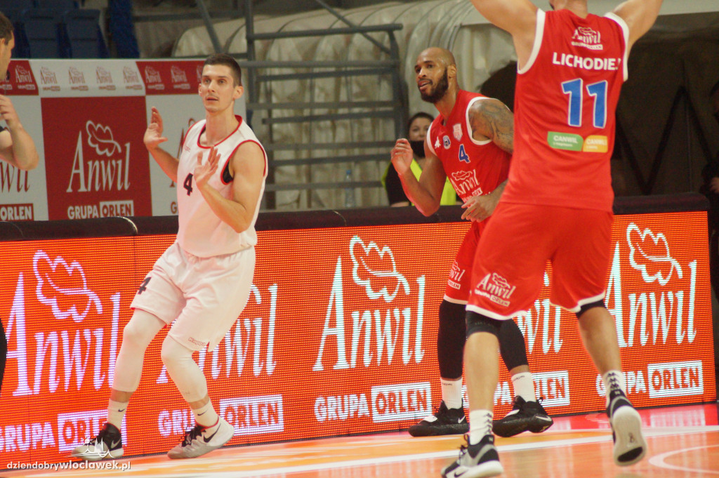Mecze 2. dnia Anwil Basketball Cup