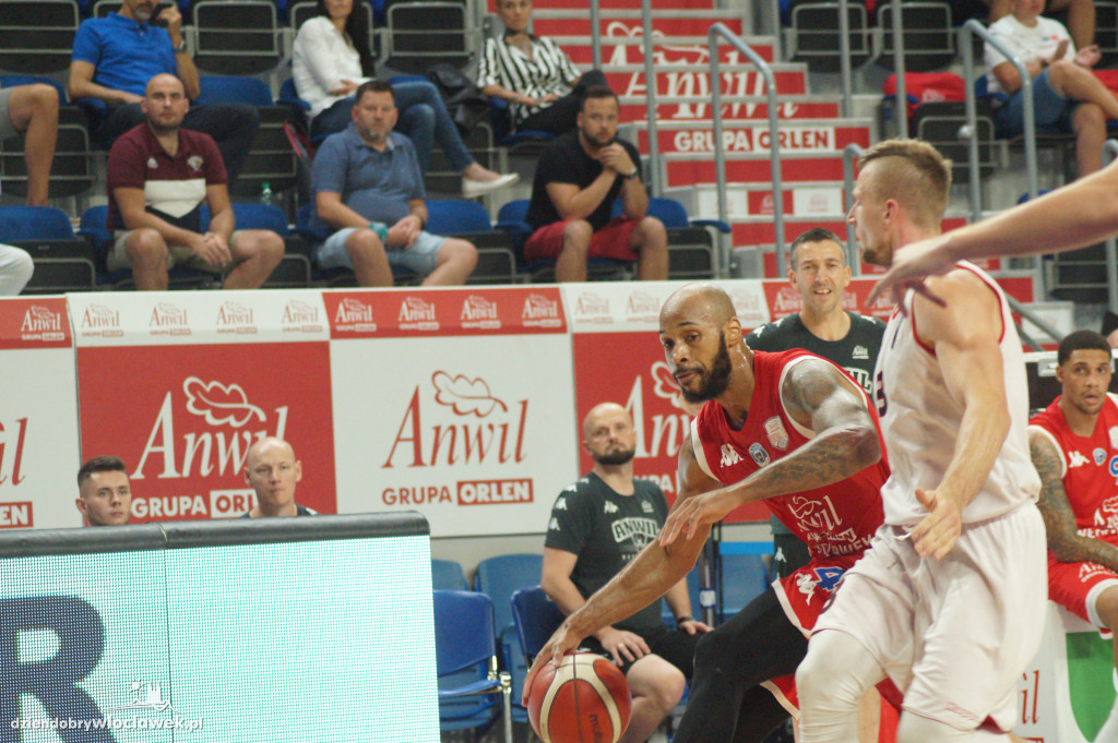 Mecze 2. dnia Anwil Basketball Cup
