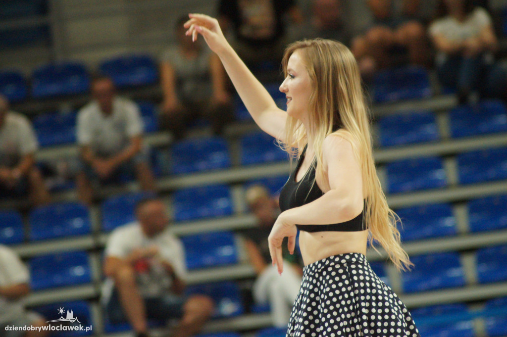 Cheerleaderki na turnieju Anwil Basketball Cup