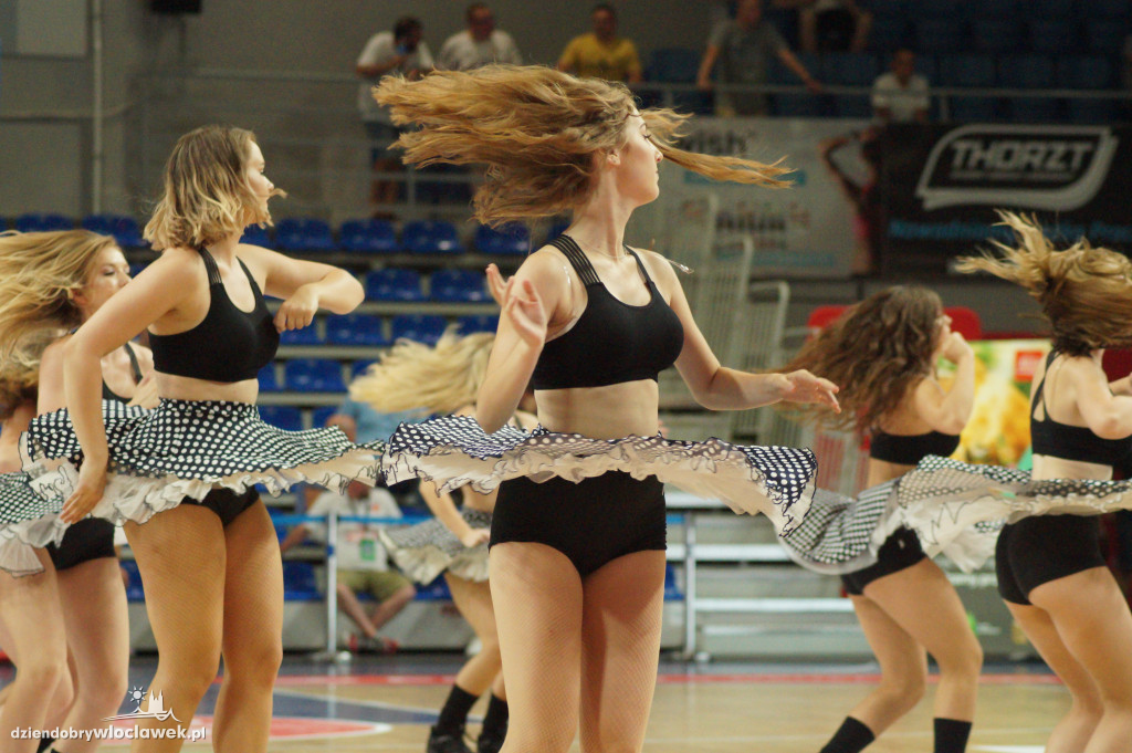 Cheerleaderki na turnieju Anwil Basketball Cup
