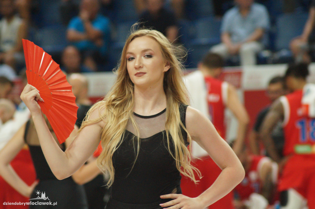 Cheerleaderki na turnieju Anwil Basketball Cup