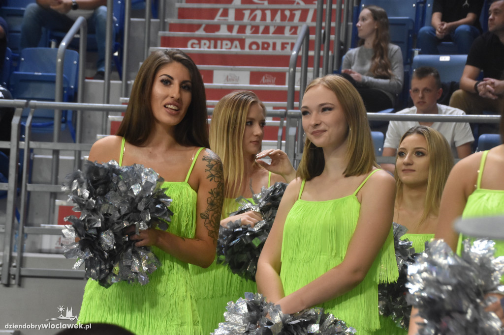 Cheerleaderki na meczu Anwil - BM Slam Stal