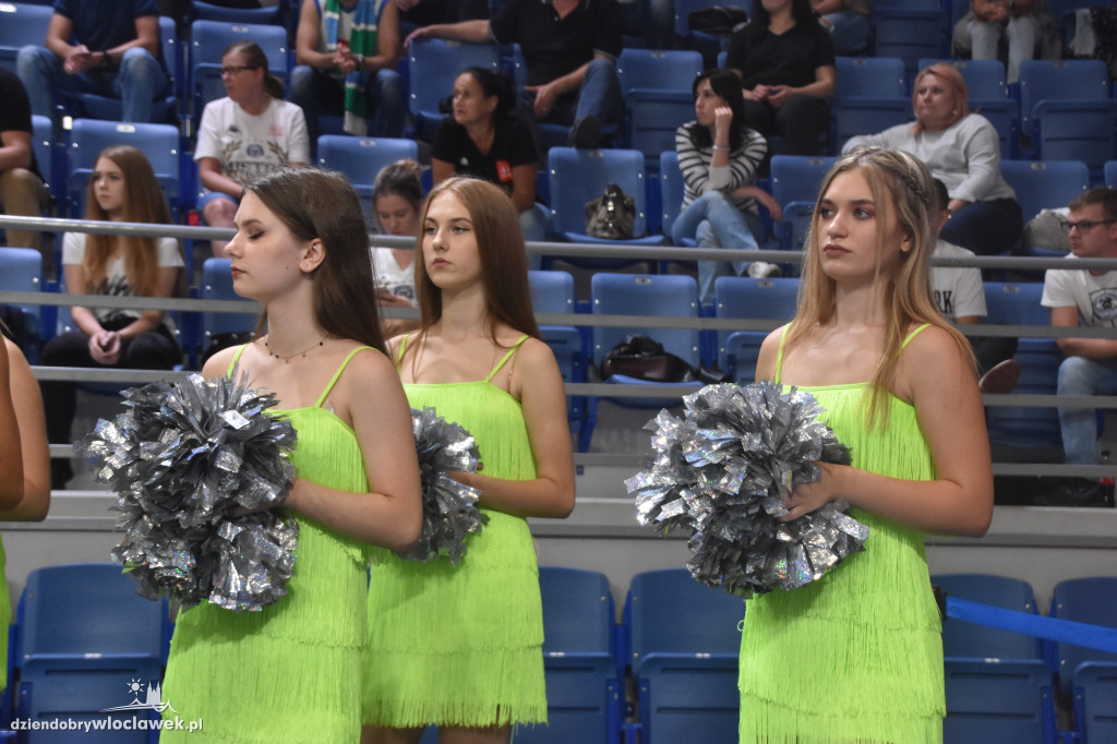 Cheerleaderki na meczu Anwil - BM Slam Stal