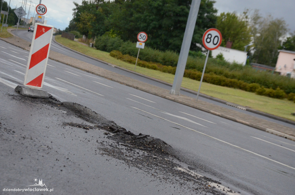 Kiedy służby naprawią tę drogę?