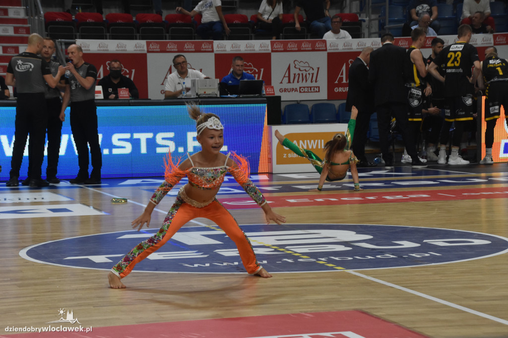 Cheerleaderki na meczu Anwil - Trefl Sopot