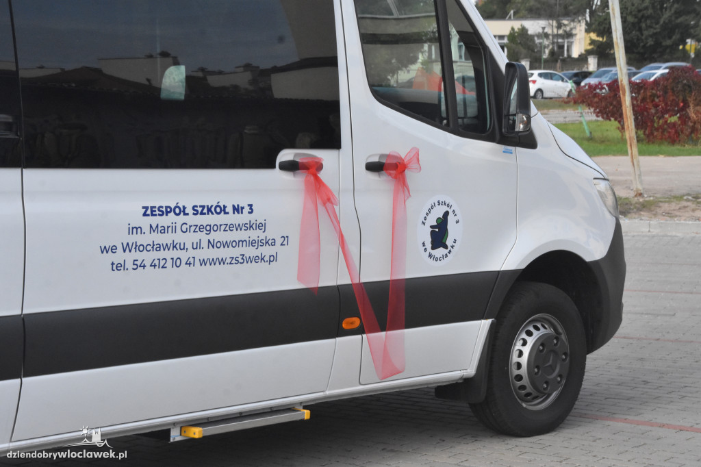 Nowy autobus dla Zespołu Szkół nr 3