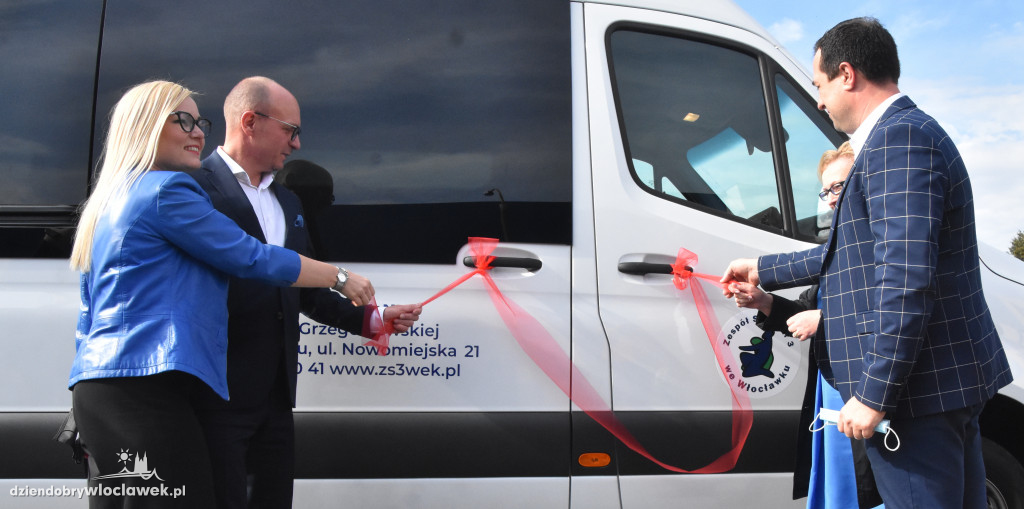 Nowy autobus dla Zespołu Szkół nr 3