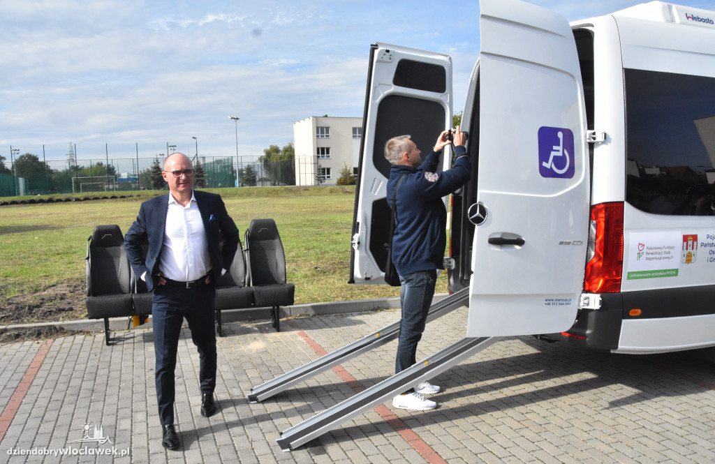Nowy autobus dla Zespołu Szkół nr 3