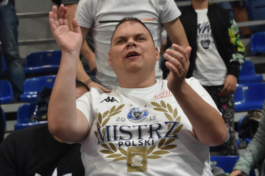 Kibice na meczu z Legią Warszawa