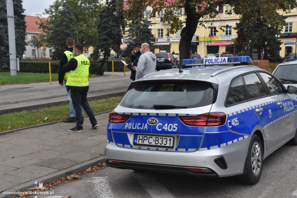 Antycovidowcy protestowali na pl. Wolności