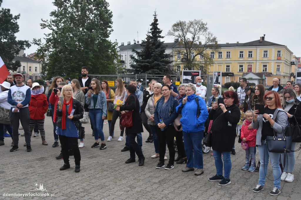 Antycovidowcy protestowali na pl. Wolności