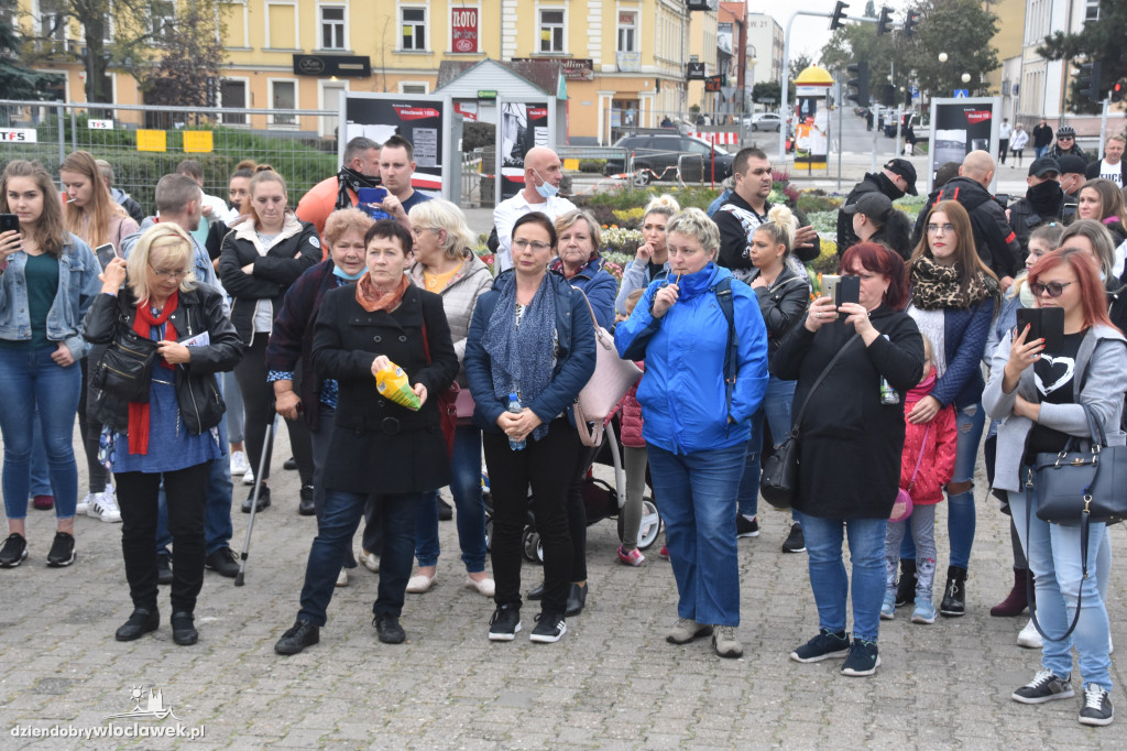 Antycovidowcy protestowali na pl. Wolności