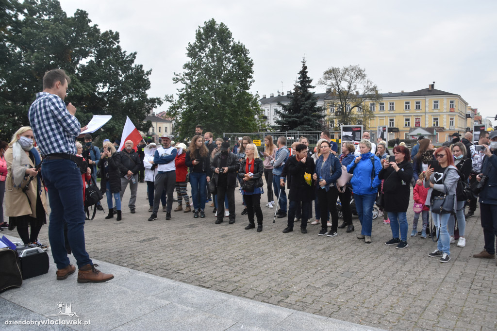 Antycovidowcy protestowali na pl. Wolności