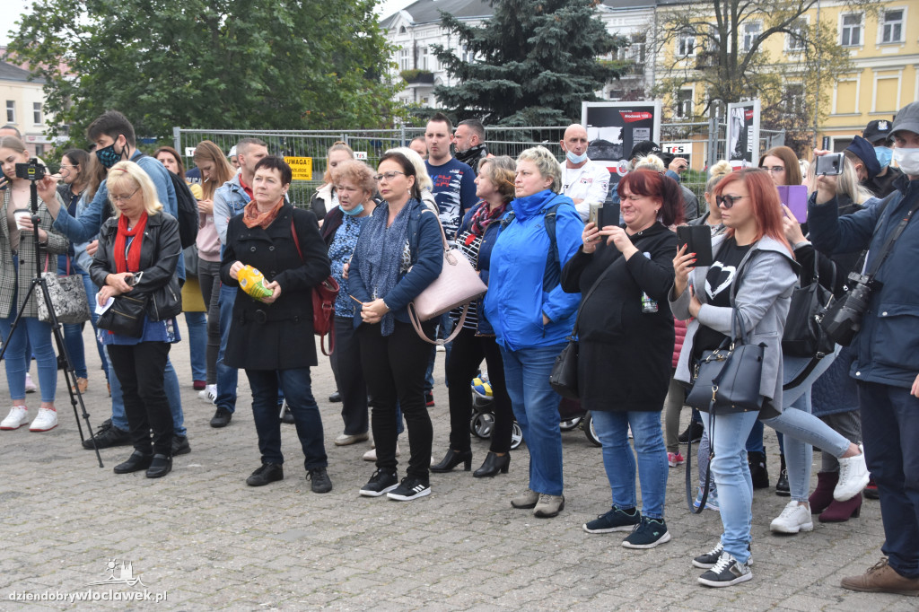 Antycovidowcy protestowali na pl. Wolności