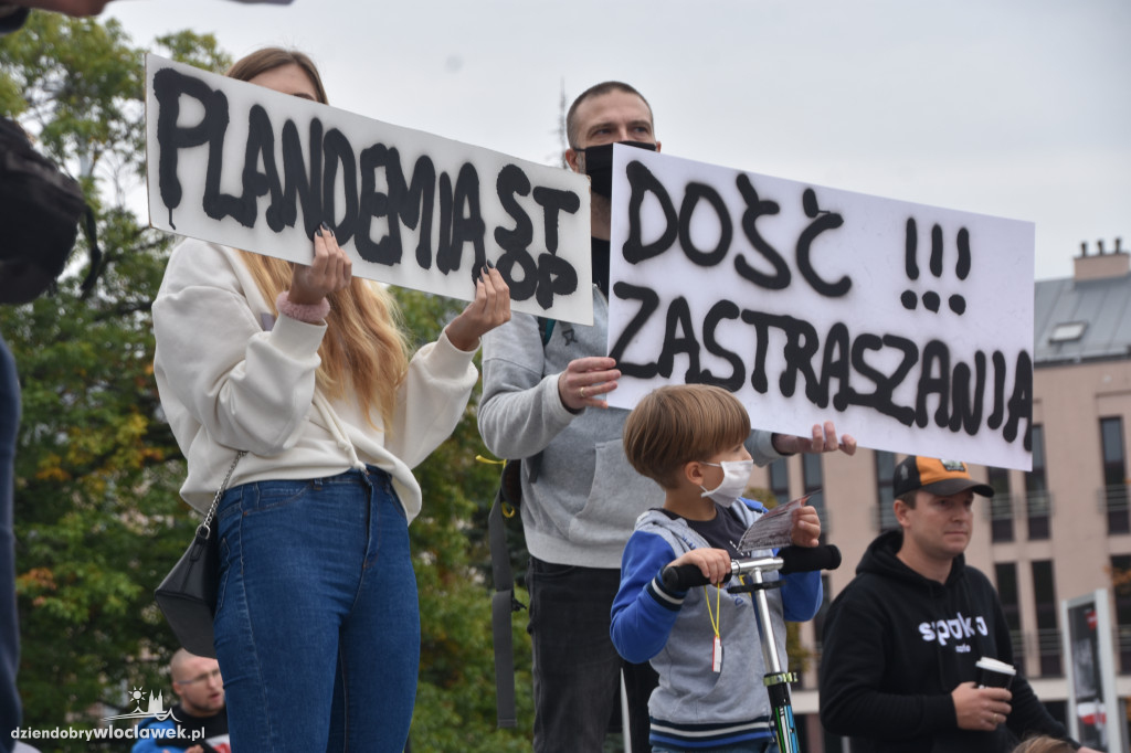 Antycovidowcy protestowali na pl. Wolności