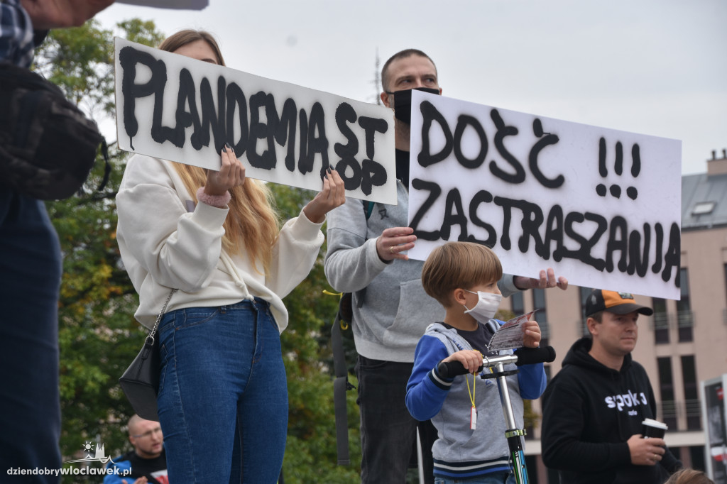 Antycovidowcy protestowali na pl. Wolności
