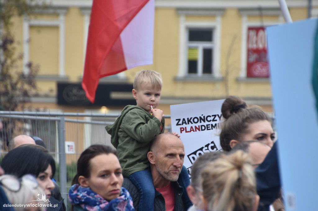 Antycovidowcy protestowali na pl. Wolności