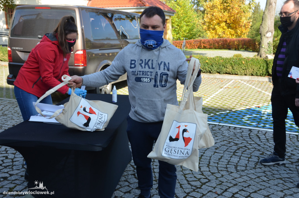 Włocławianie odebrali darmowe gęsie tuszki