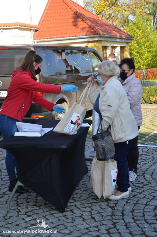 Włocławianie odebrali darmowe gęsie tuszki