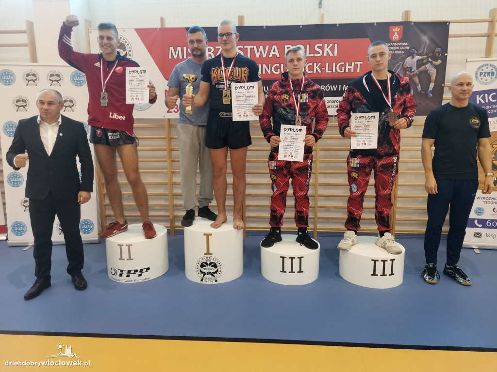 Zawodnicy AMSW z kolejnymi medalami