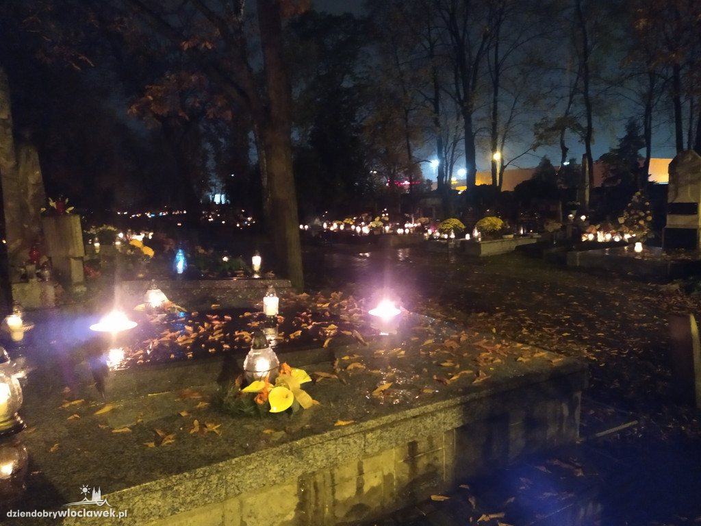 Włocławianie chcą zdążyć przed zamknięciem  cmentarzy