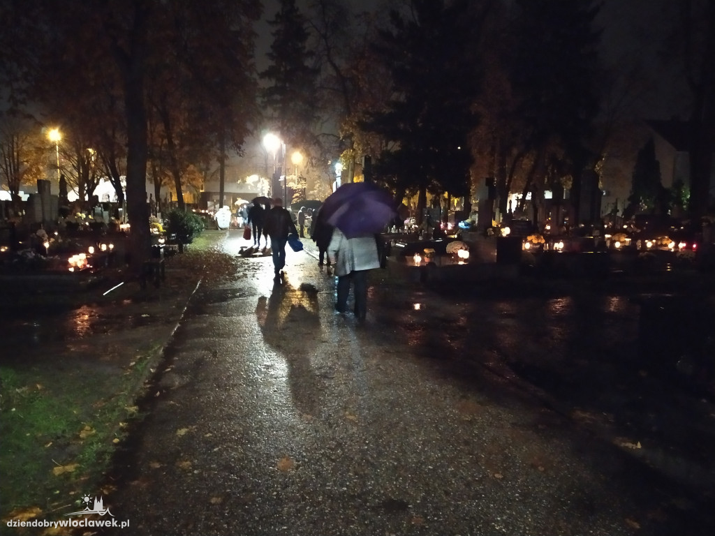 Włocławianie chcą zdążyć przed zamknięciem  cmentarzy