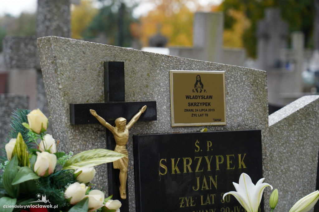 Władze miasta odwiedziły cmentarz komunalny