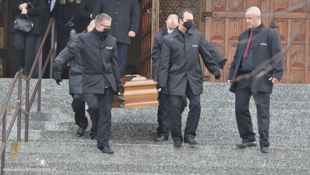 Na cmentarzu w Pińczacie pożegnano anglistę z LMK
