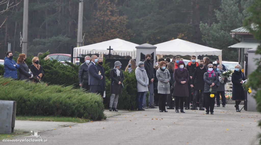 Na cmentarzu w Pińczacie pożegnano anglistę z LMK
