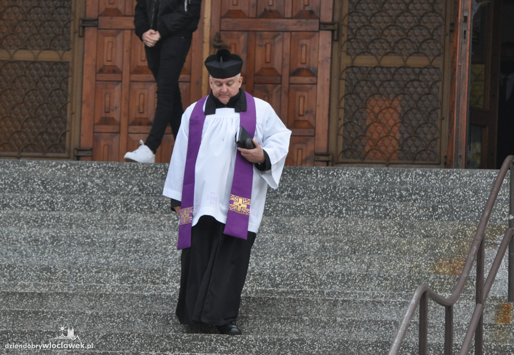 Na cmentarzu w Pińczacie pożegnano anglistę z LMK