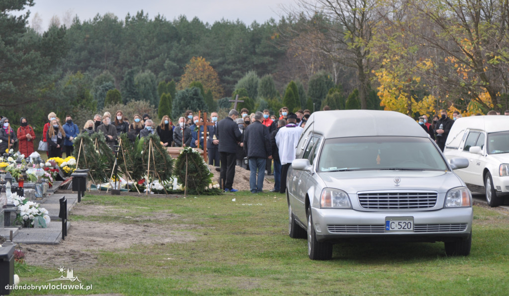 Na cmentarzu w Pińczacie pożegnano anglistę z LMK