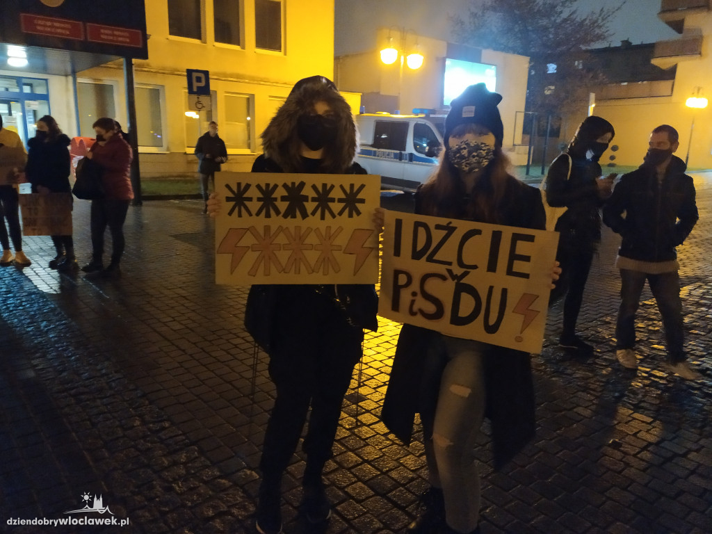 Strajk Kobiet, 6.XI Policja spisywała uczestniczki