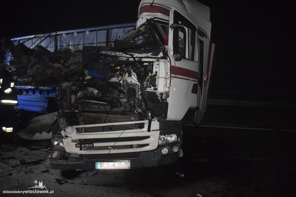 Zderzenie dwóch TIR-ów na A1