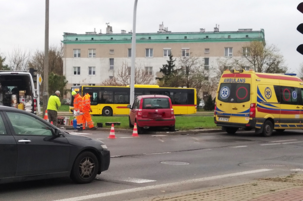 Kolizja przy Tesco. Sprawczyni z mandatem