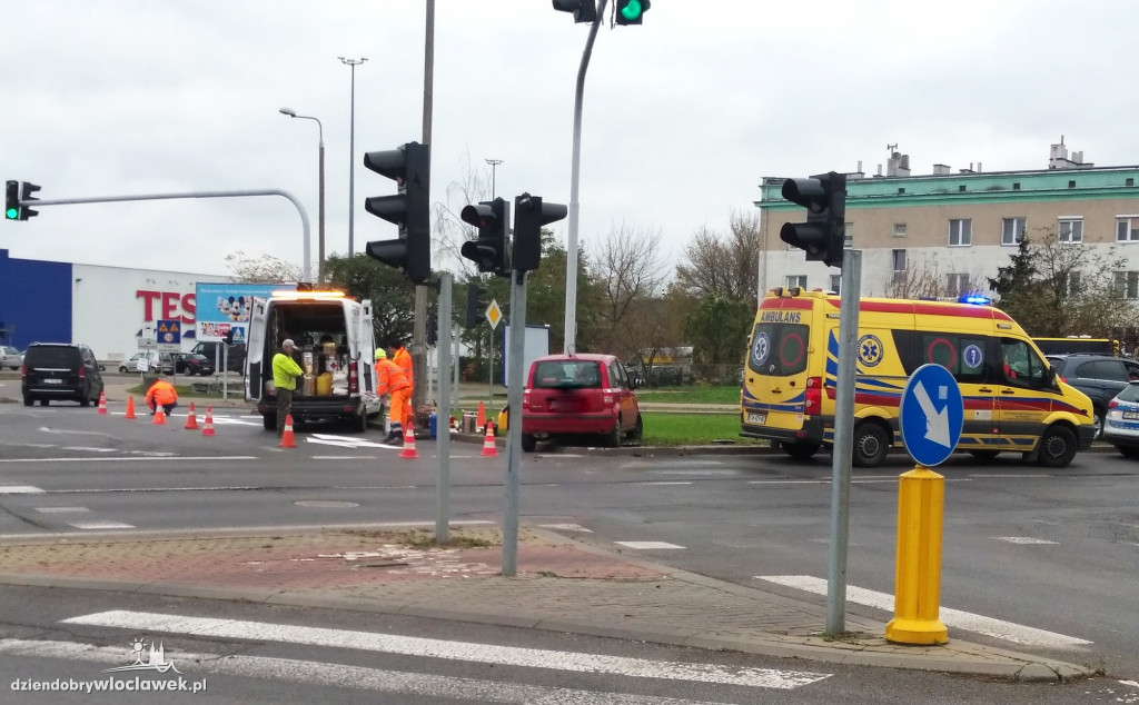Kolizja przy Tesco. Sprawczyni z mandatem