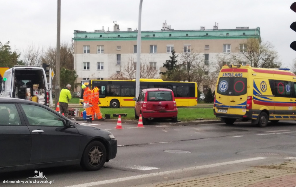 Kolizja przy Tesco. Sprawczyni z mandatem