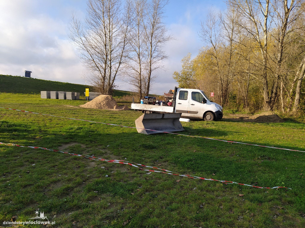 Nad Wisłą ciężki sprzęt. Trwa budowa