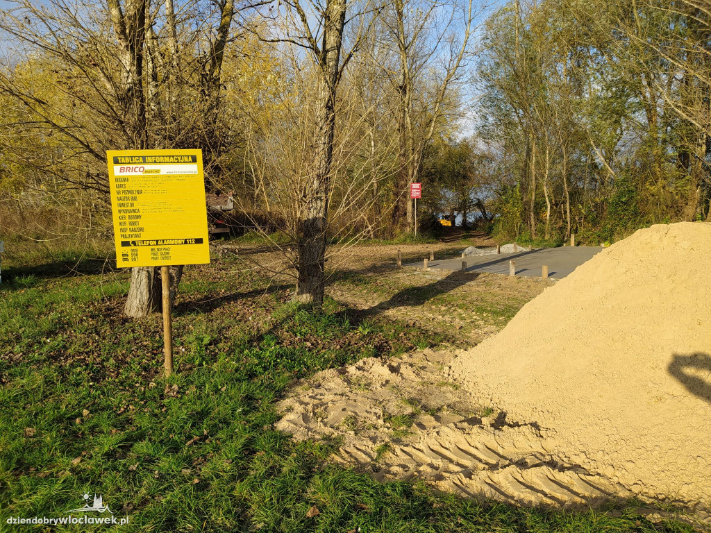 Nad Wisłą ciężki sprzęt. Trwa budowa