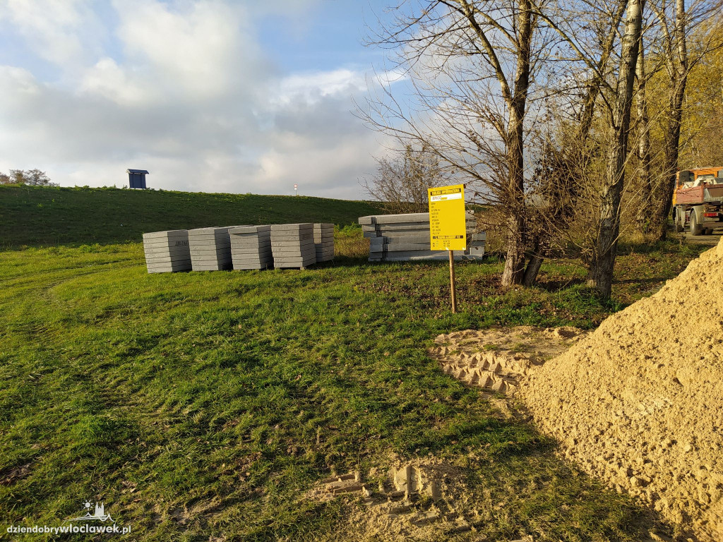 Nad Wisłą ciężki sprzęt. Trwa budowa