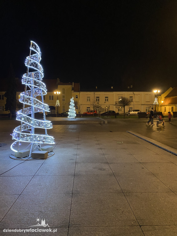 Pojawiły się świąteczne iluminacje