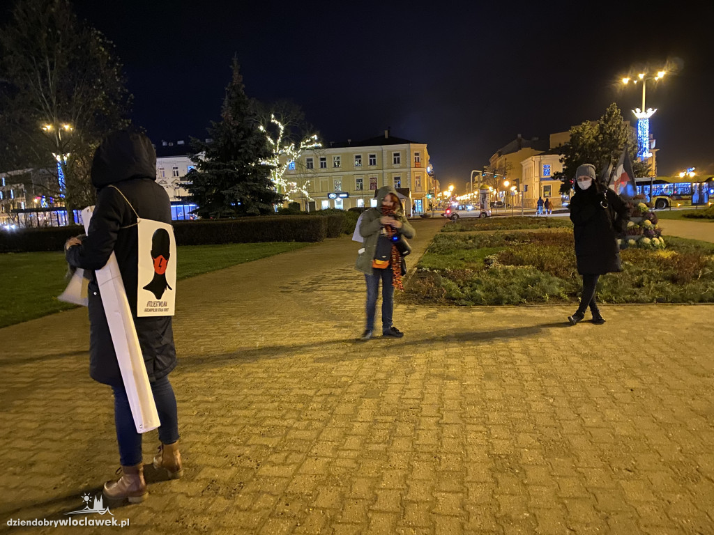 Protest kobiet na pl. Wolności