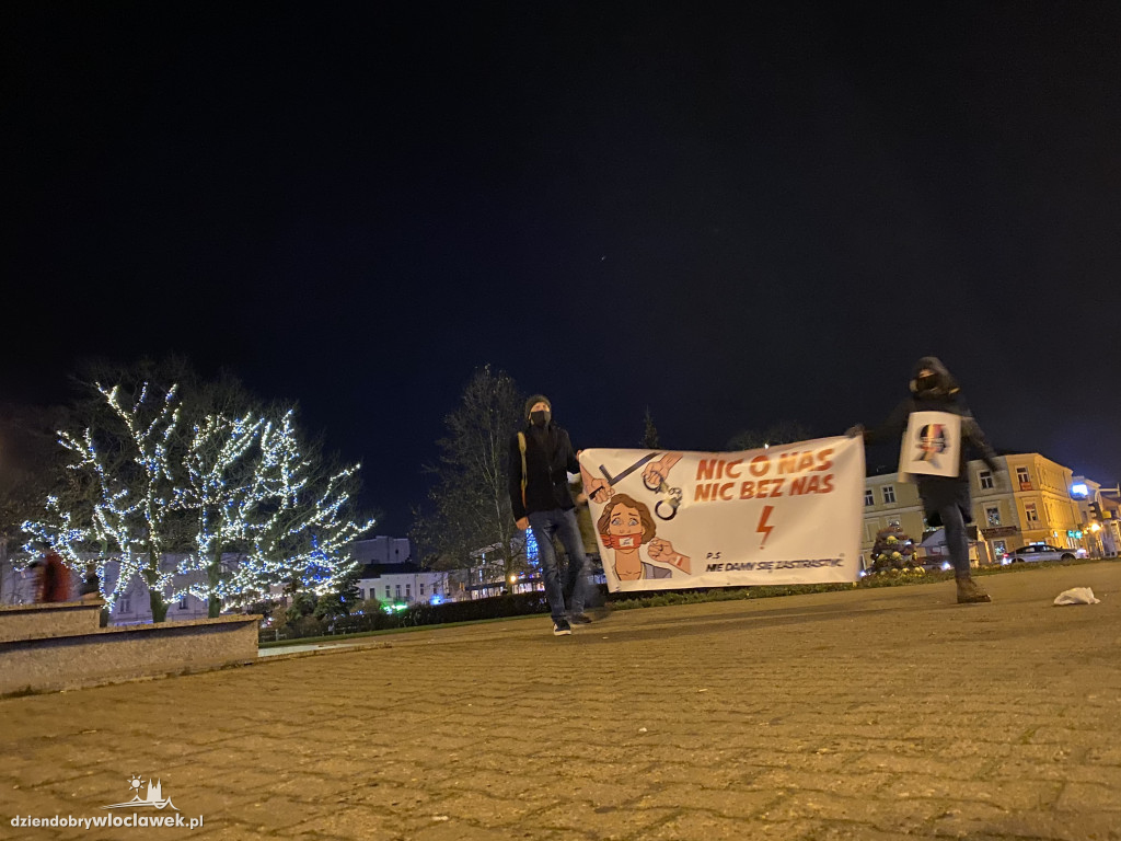 Protest kobiet na pl. Wolności