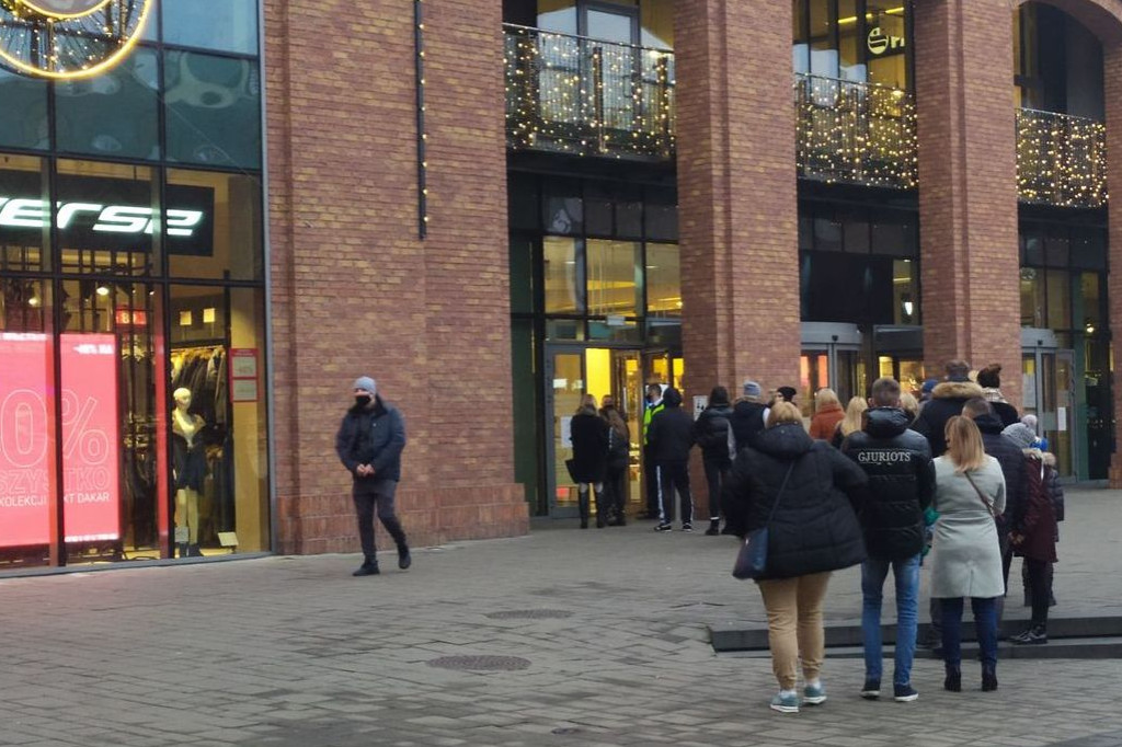Kolejka przed Wzorcownią