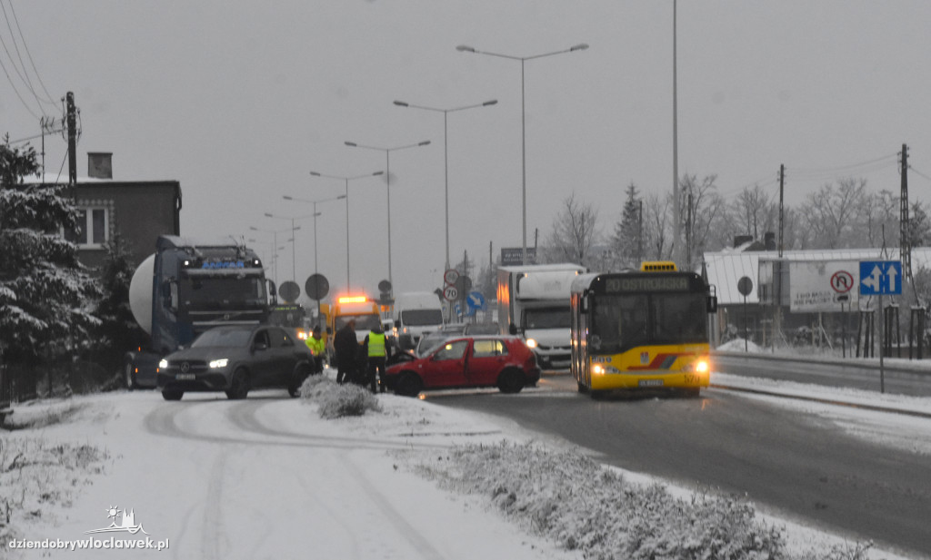 Zderzenie osobówki i ciężarówki na DK91
