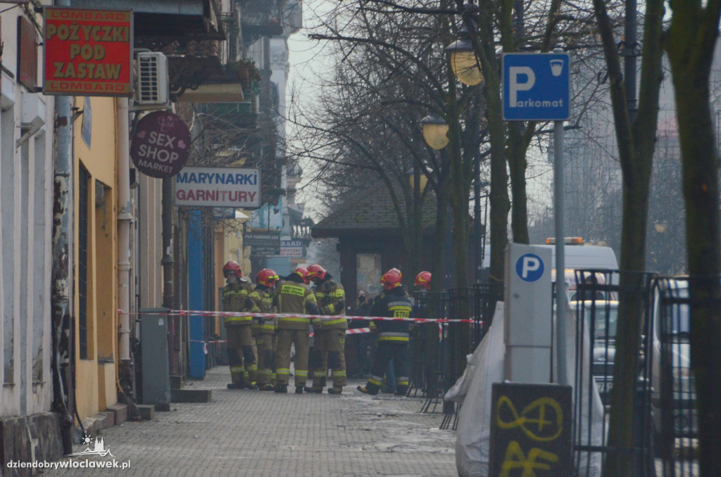 Zawalił się dach kamienicy
