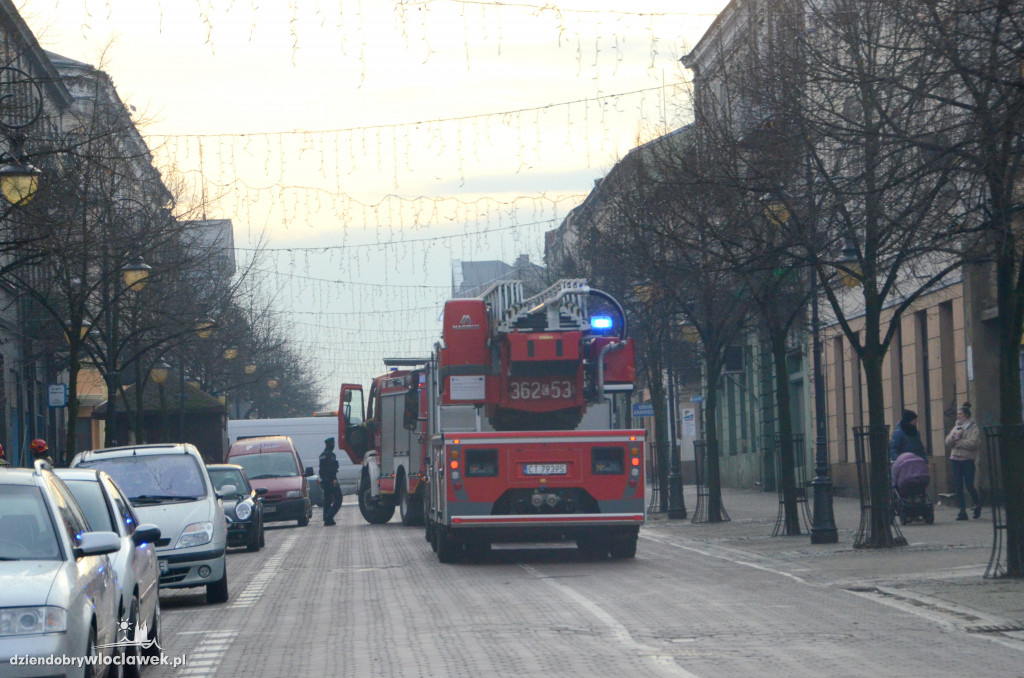 Zawalił się dach kamienicy